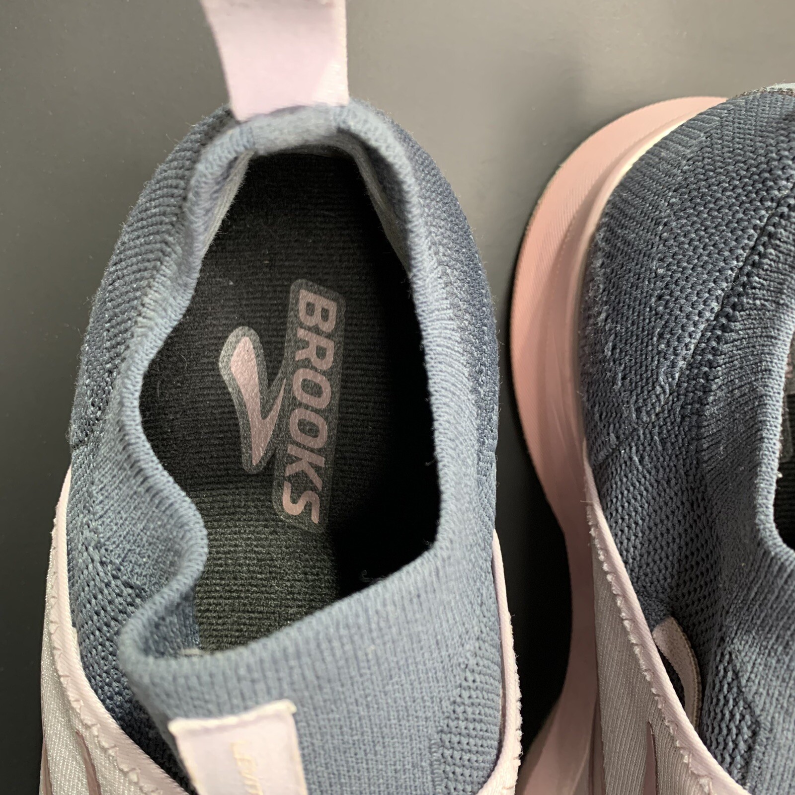 Brooks Levitate 4 LE Running Shoes 1203471B074 Grey Pink Women’s Size 11 B