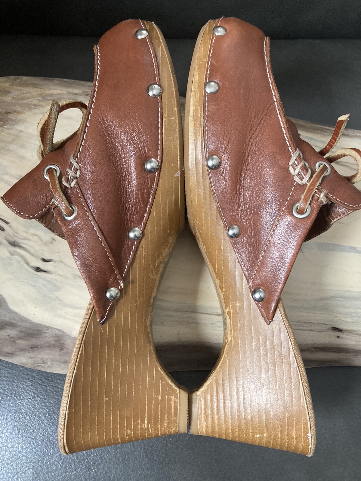 Vtg ISAAC MIZRAHI X TARGET Clogs Sz 7.5 Brown Leather 2.5” Heel Studs Bow LORI