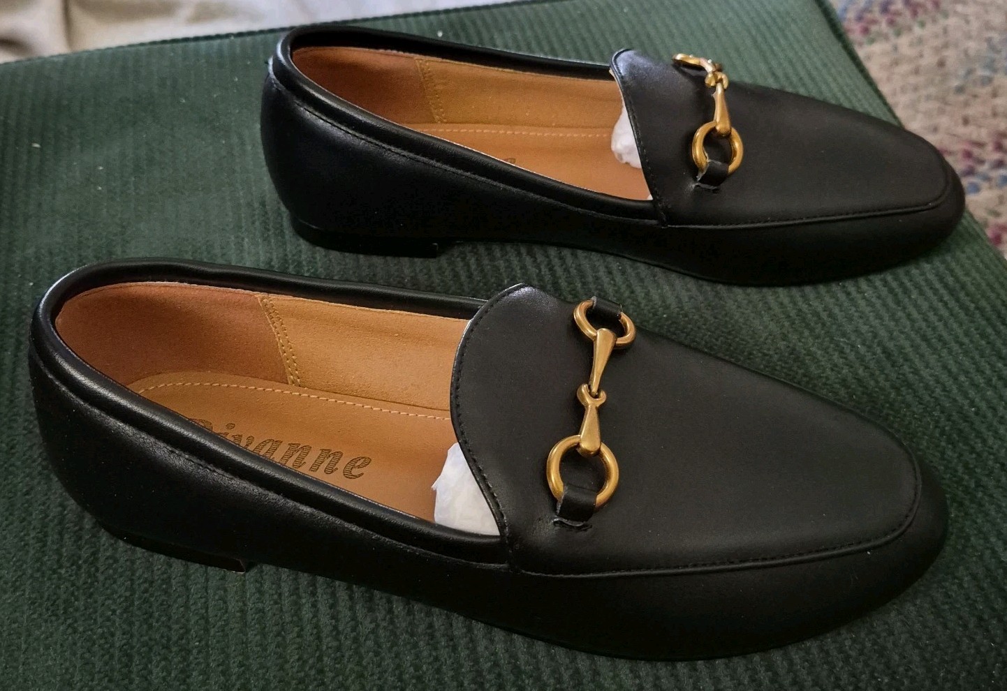 Divanne Women’s Black Loafer Flats with Gold Chain New Size 7