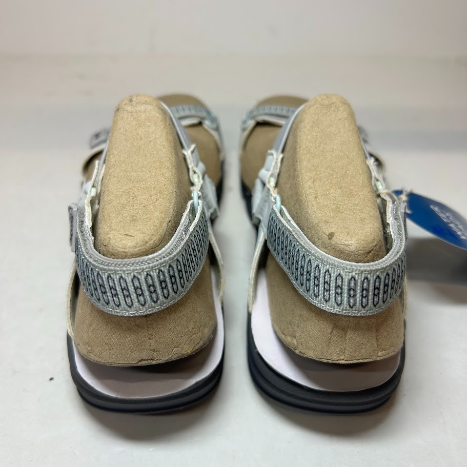Jambu Womens 7 M Light Grey Off White Seaside Water Ready Strappy Sandals NIBSK3