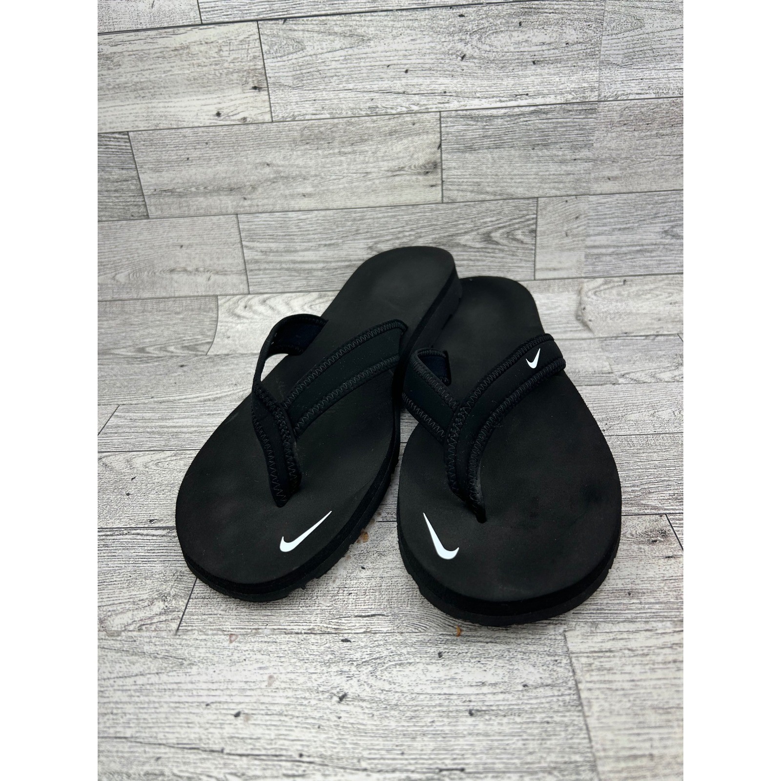 Nike On Deck Womens Flip Flops Black White 314870-011 Size 7 Sandals Thong Shoes