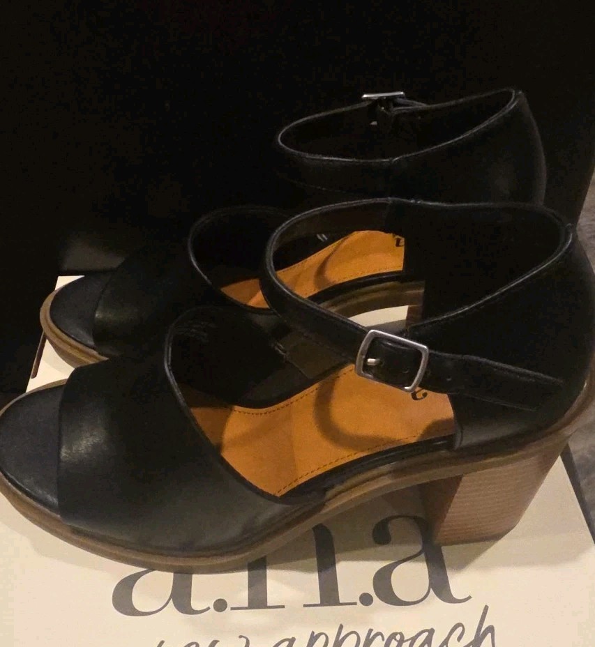 ANA Pixley Black & Brown Chunky Sandals Women’s Size 9.5M – New in Box