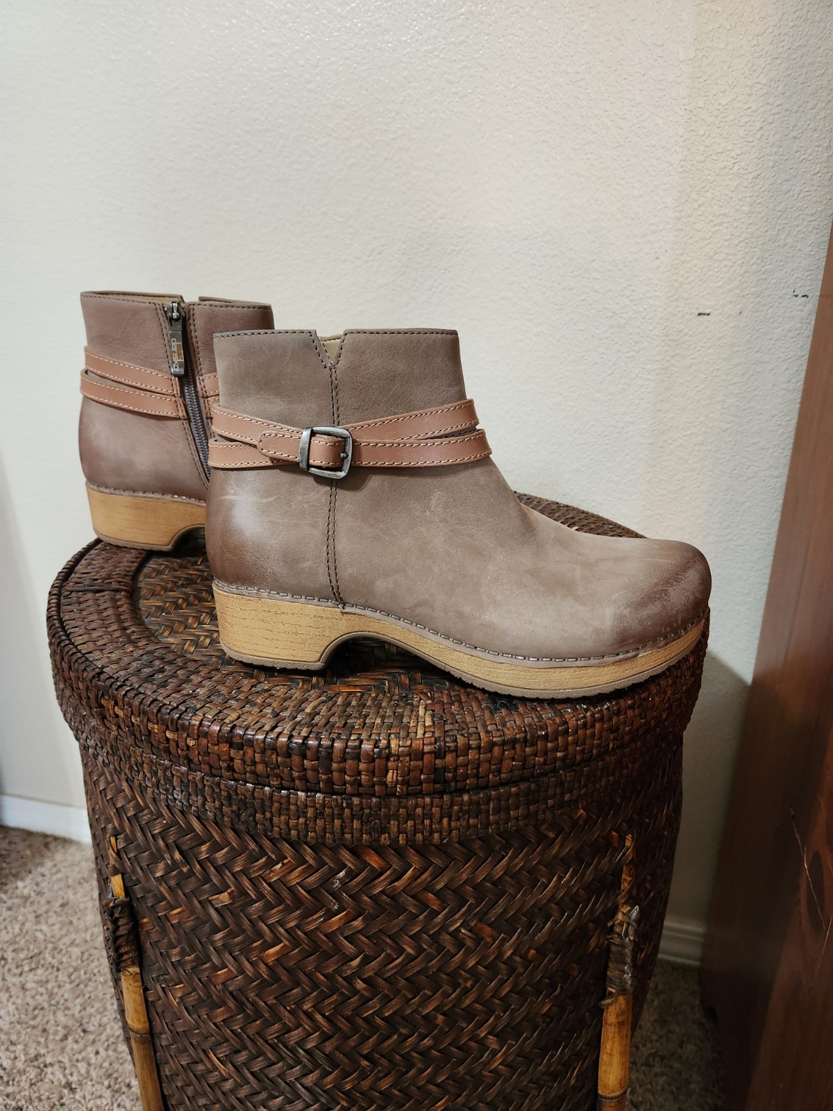 Dansko Women’s Brook Nubuck Boots Taupe Burnished US 6-6.5 EU 36