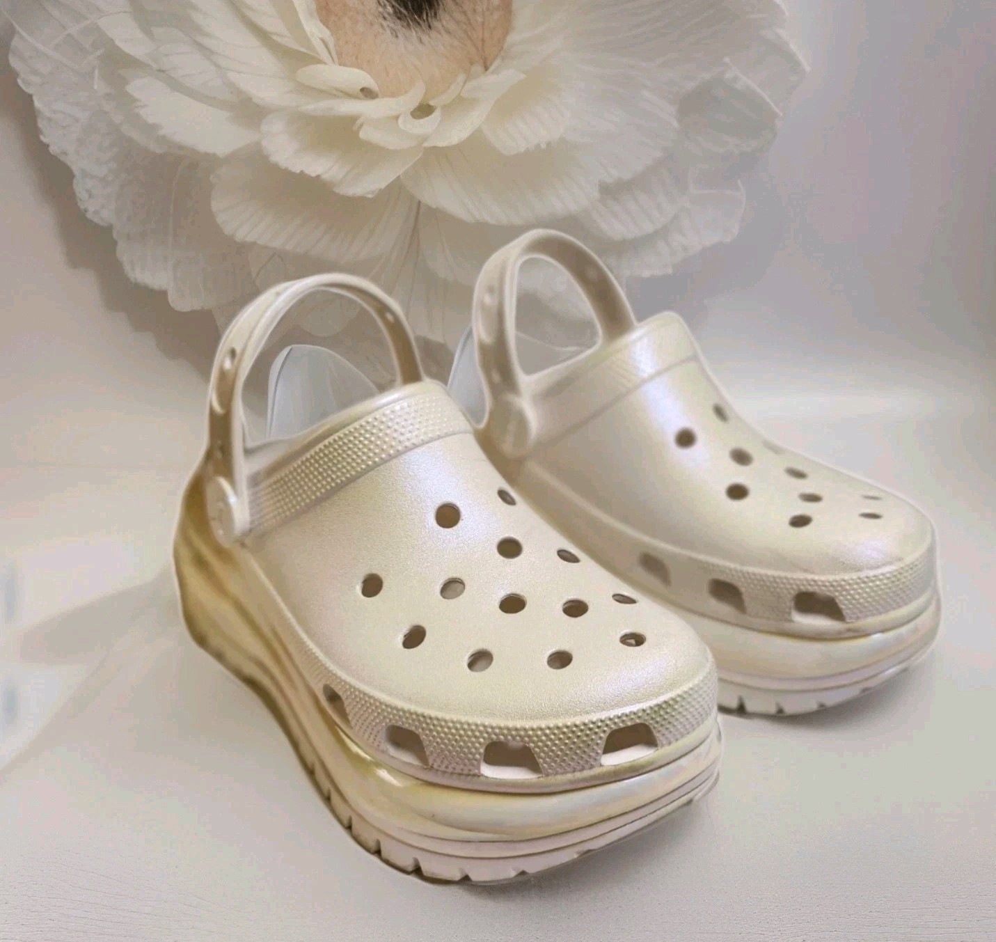 Crocs Mega Crush Iridescent Glitter Clog UNISEX [M10″/W12″]