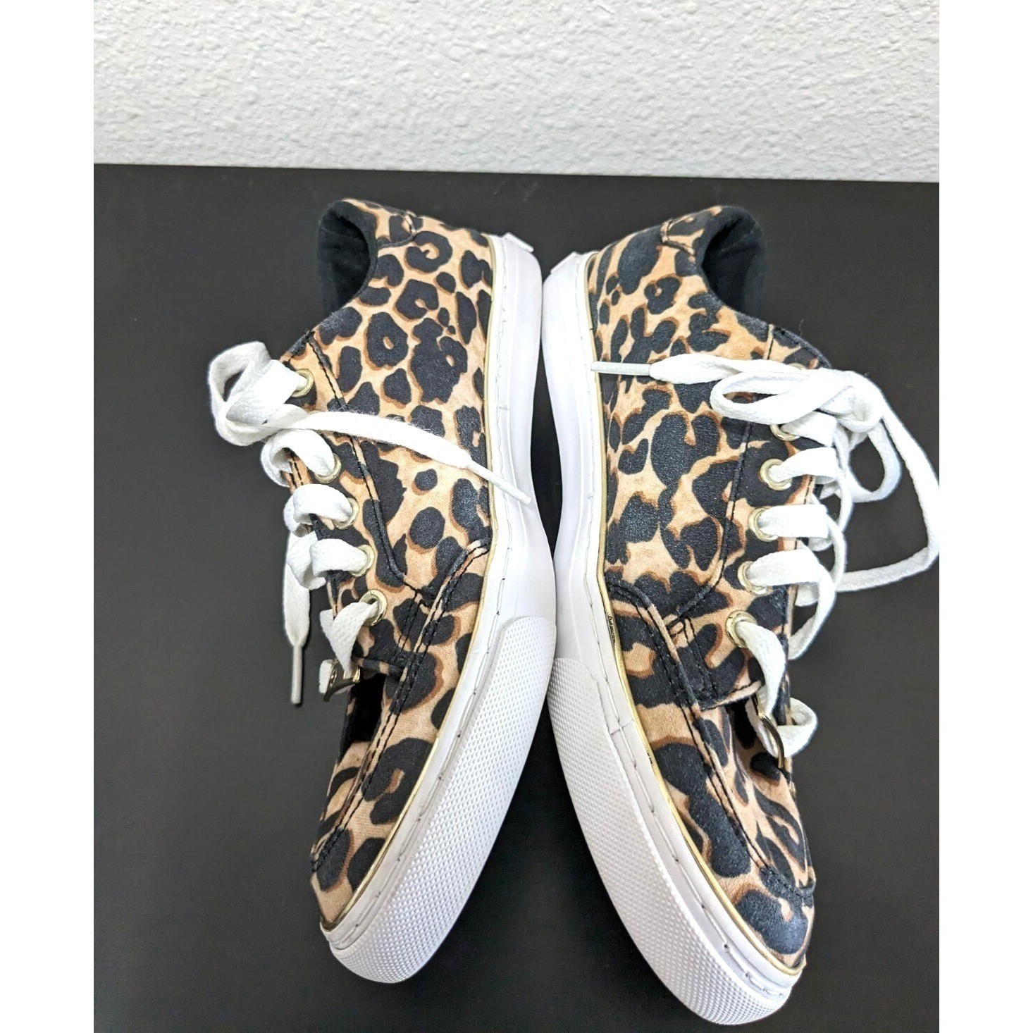 G by Guess Leopard Print Sneakers Womens 5.5M Casual Fashion Lace-Up Shoes