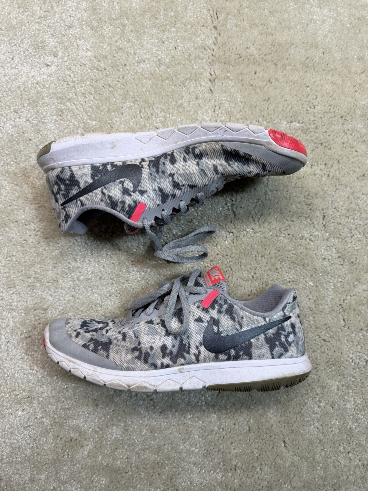 Nike Flex Experience RN 6 Running Shoes Womens 8.5 Gray Camo Athletic