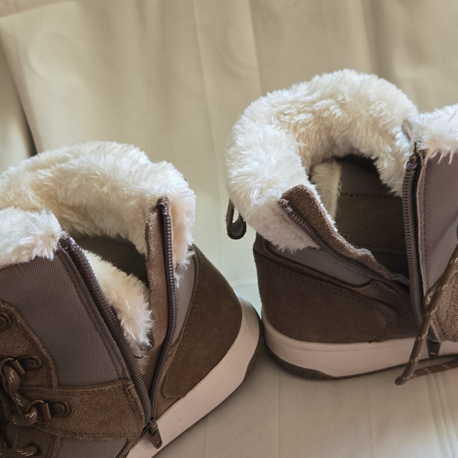 Women’s Lace-Up Faux Fur Lined Ankle Bootie Round Toe Brown/Gray 7M Zipper