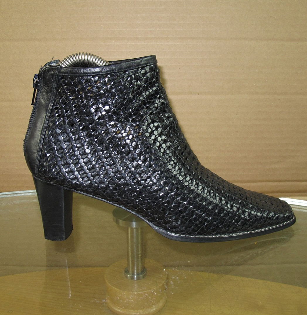 Stuart Weitzman Woven Leather Ankle Boots Booties Size 7 W