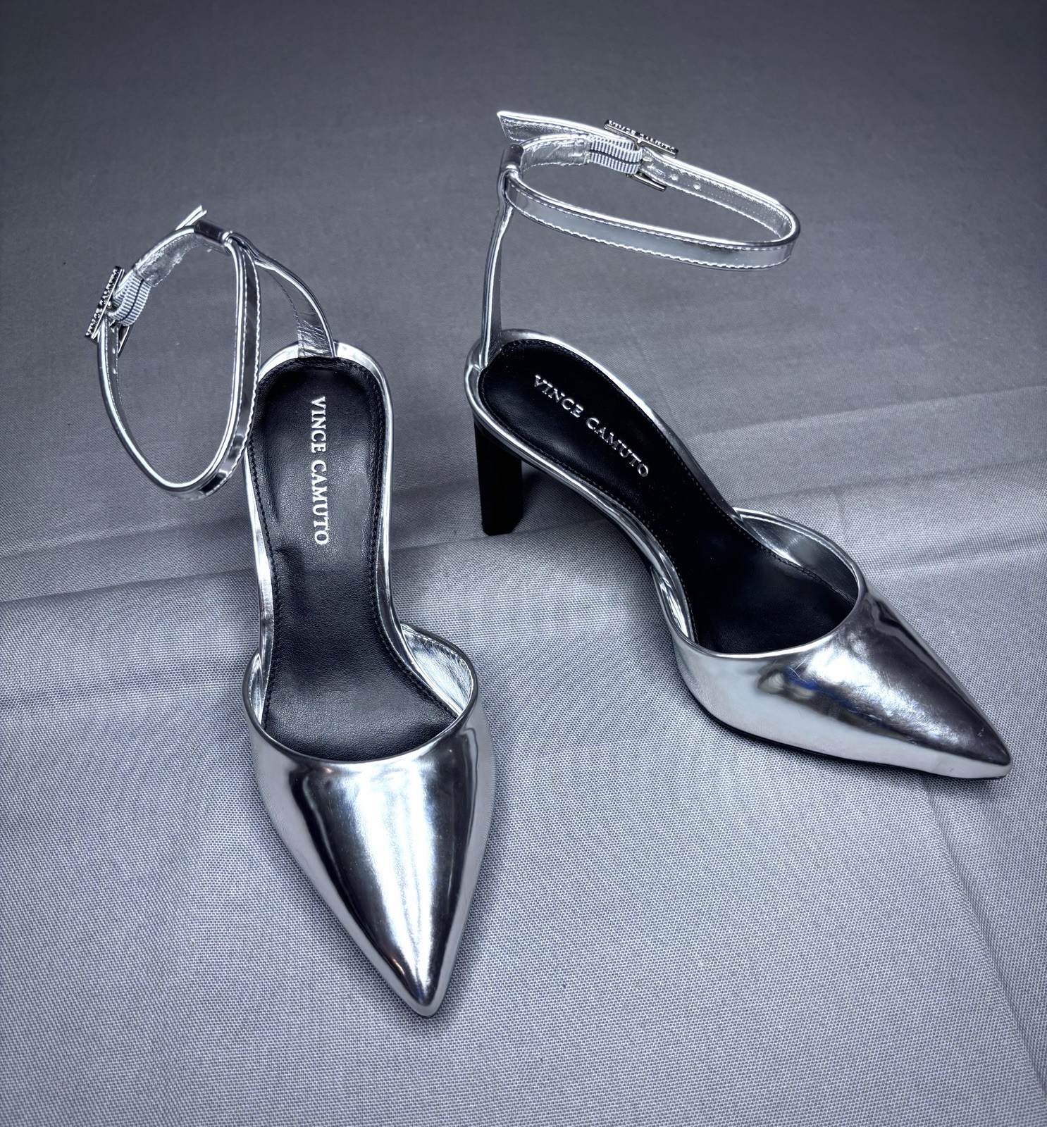 Vince Camuto Talayem Women’s Silver Specchio Pointed Toe Pump Heel Size 5M NIB