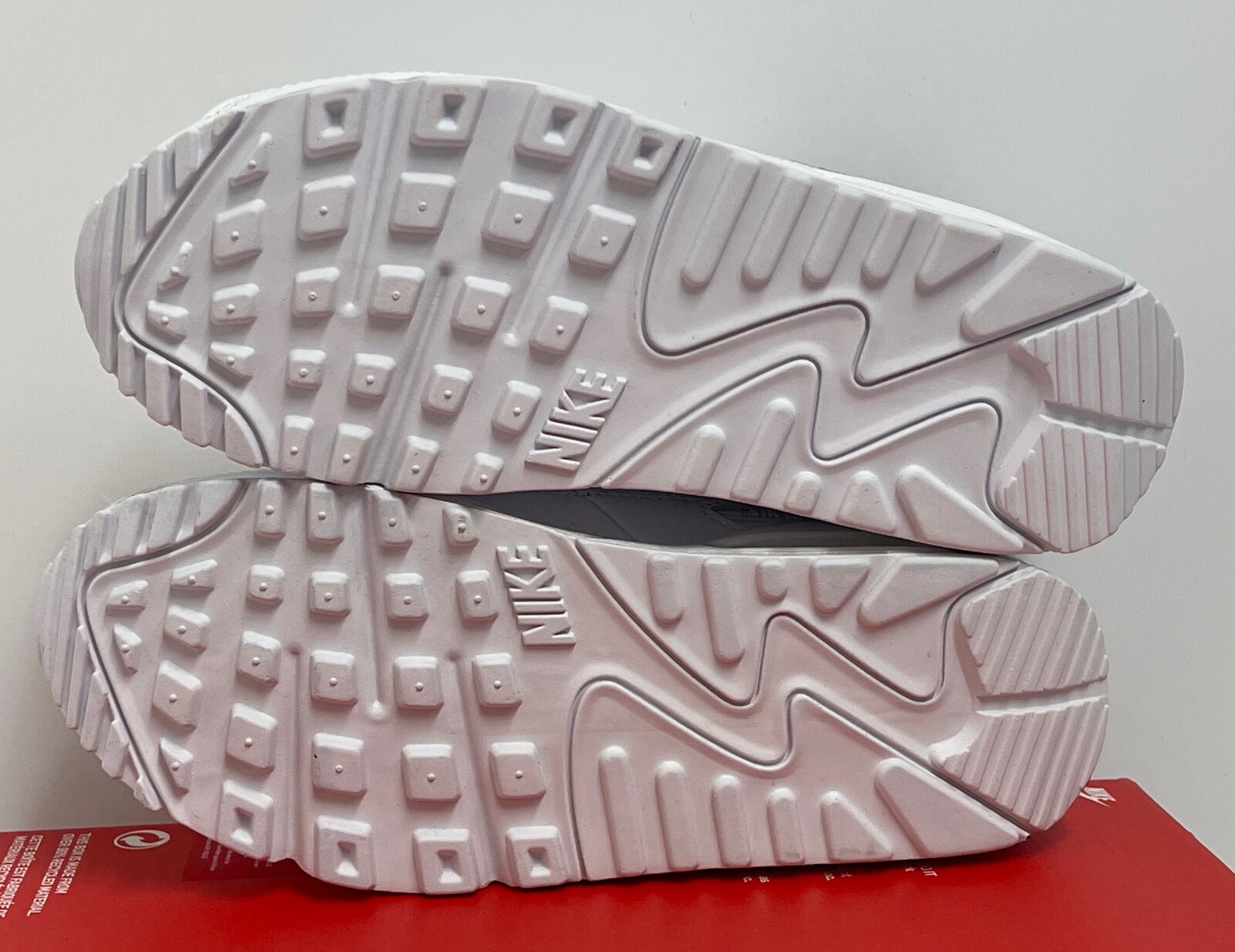 Nike Air Max 90 CQ2560 100 Triple White Women’s Sneakers WOMEN SIZE 5 MEN 3.5