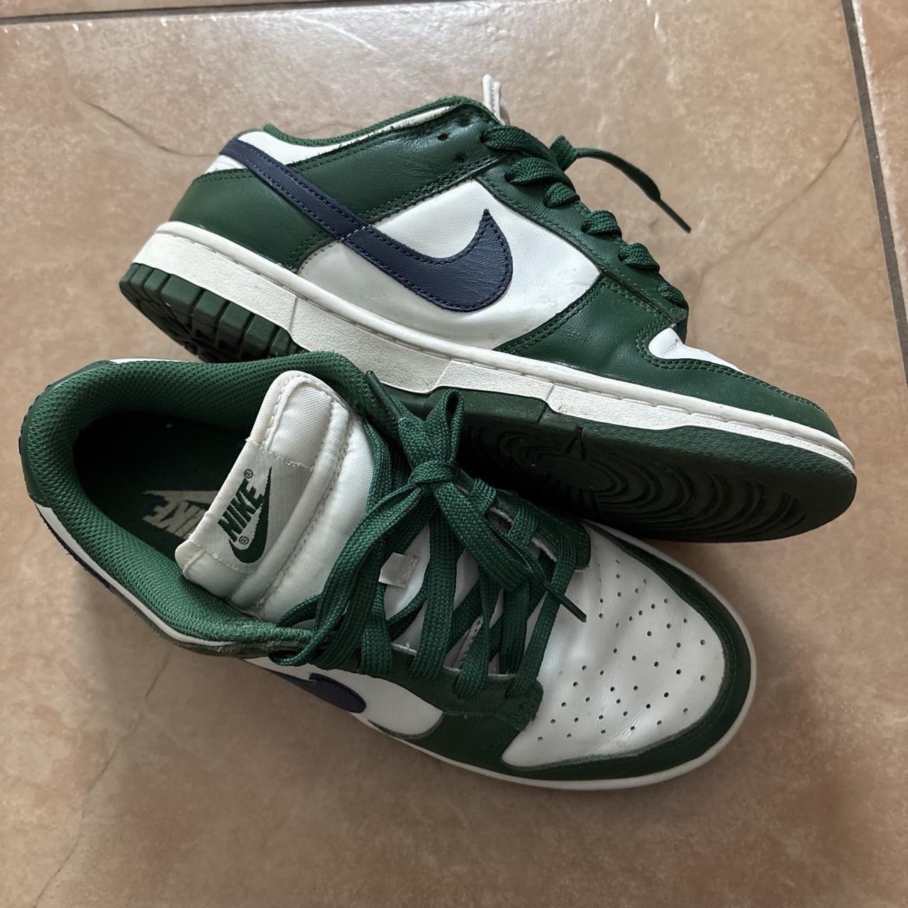 green women’s dunks