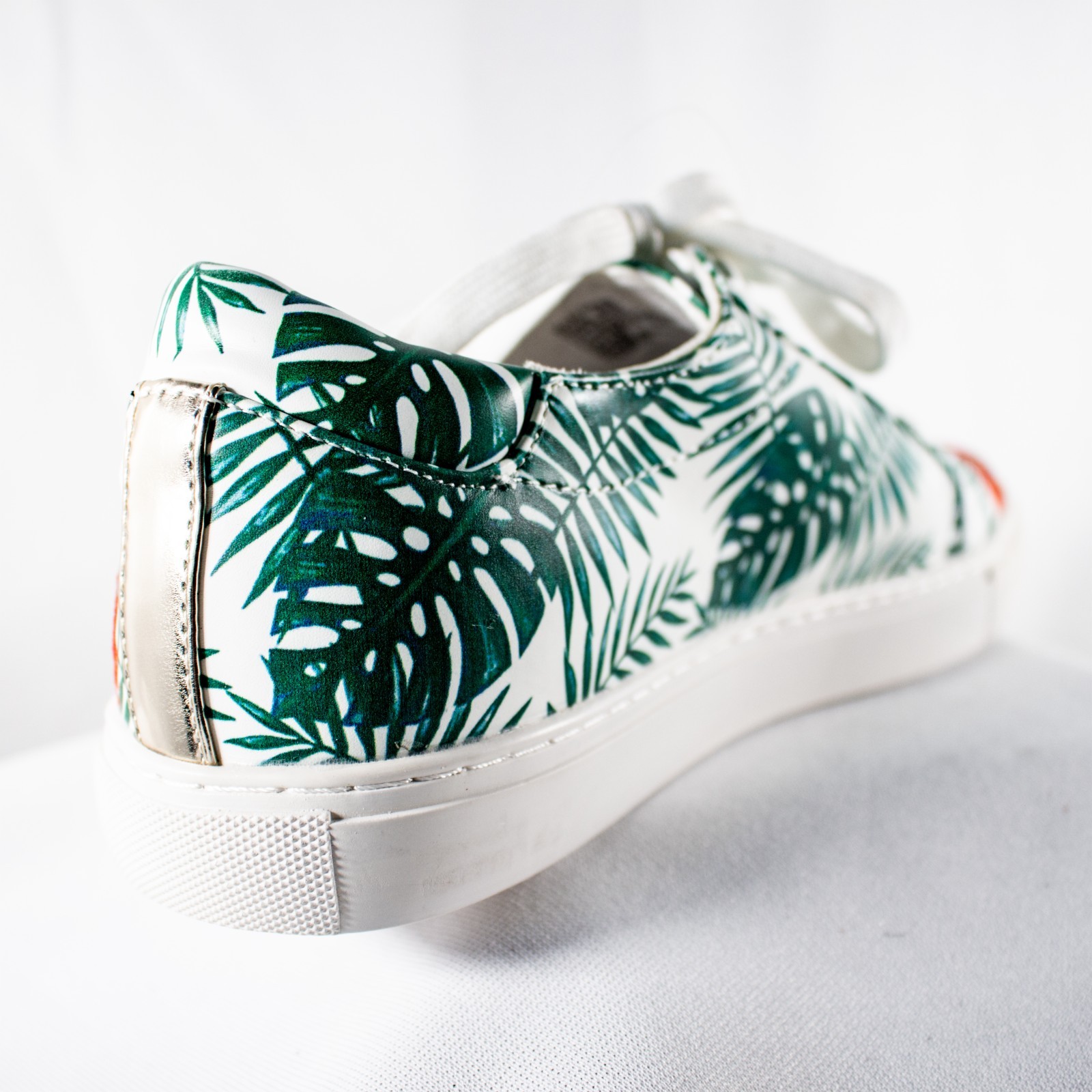 KENNETH COLE Kam Palm New Floral Lace Up Women Sneaker Size 8.5M