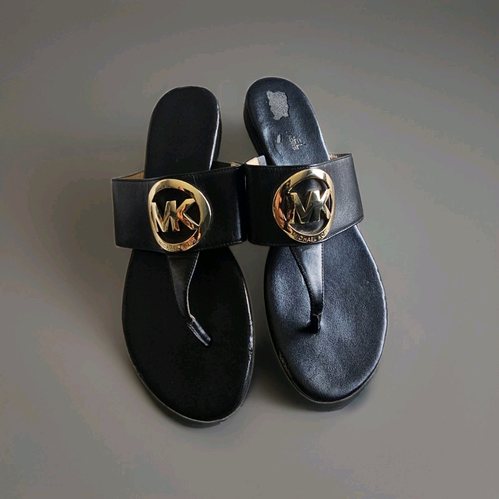 Michael Kors Black Amd Gold Leather Flip Flop Sandals 6.5