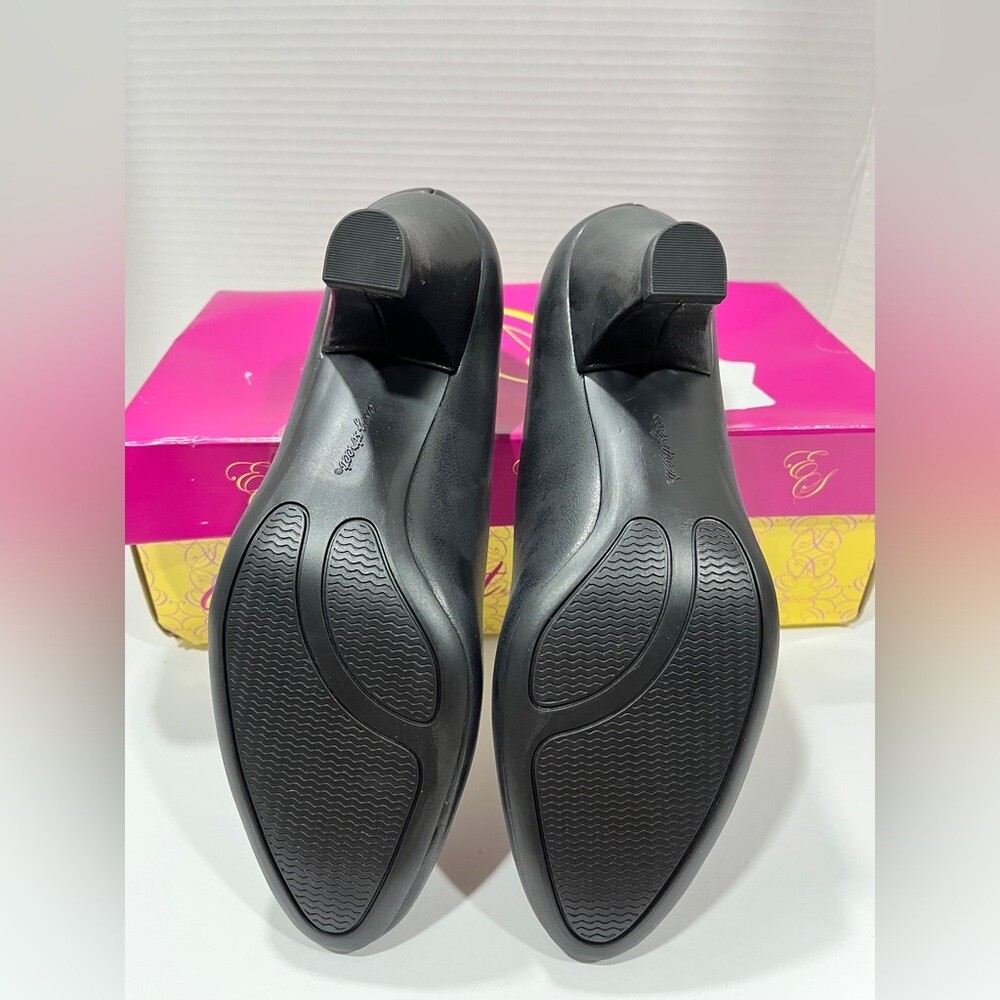 Easy Street Womens Fabulous Cone Heel Pumps. 9N