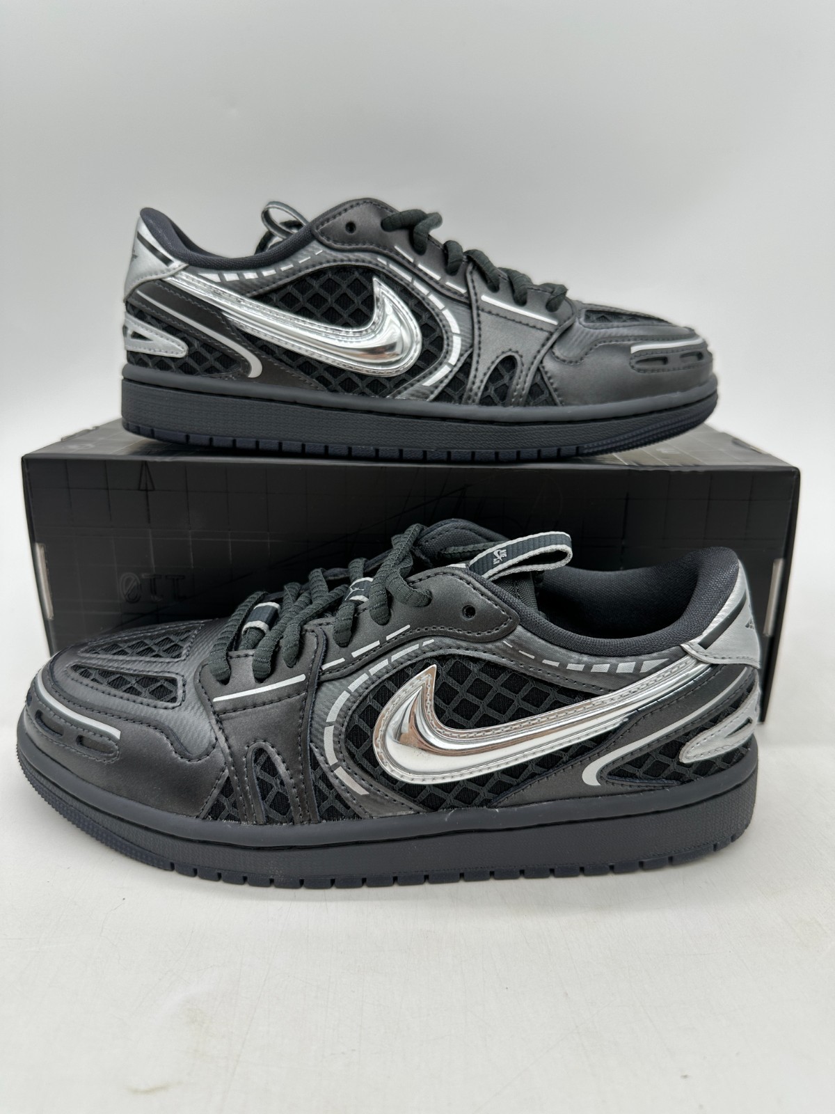 Air Jordan 1 Low V3 Women’s Size 6.5 Black Silver Athletic Shoes HQ2186 001