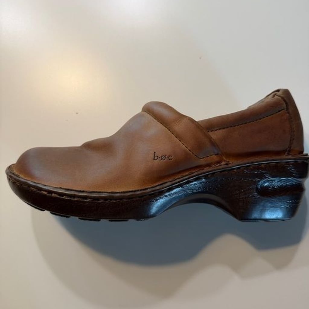 b.o.c. Women’s Brown Leather Peggy Slip-On Mules
