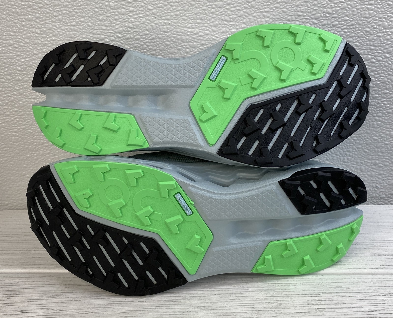 On Cloudsurfer Trail 2 Women’s 6.5 Chalk/Gardenia Max Cushioned Running Sneakers