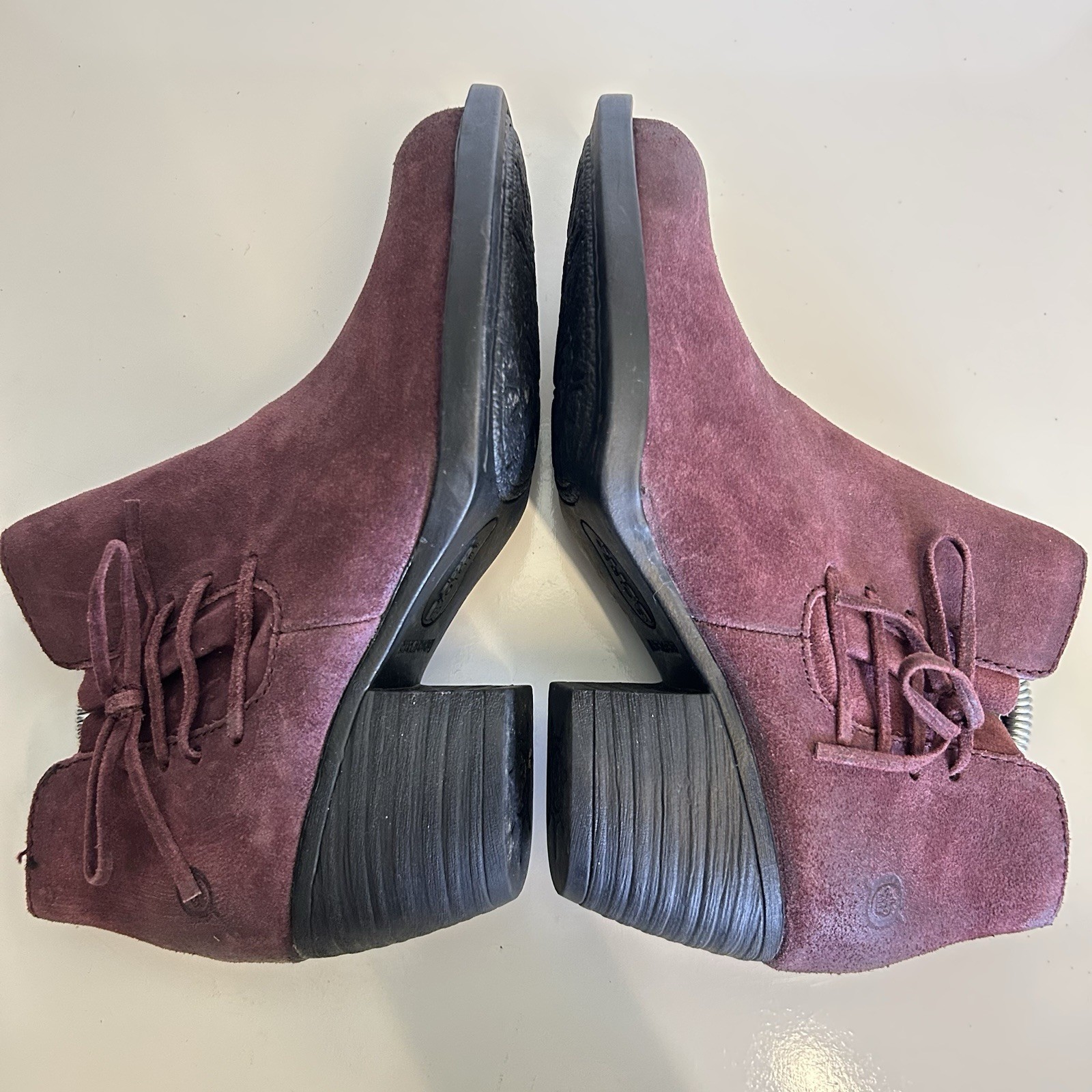 Born Women’s Sz 6M Ankle Boots Booties Shoes Burgundy Distressed Suede Zip Up