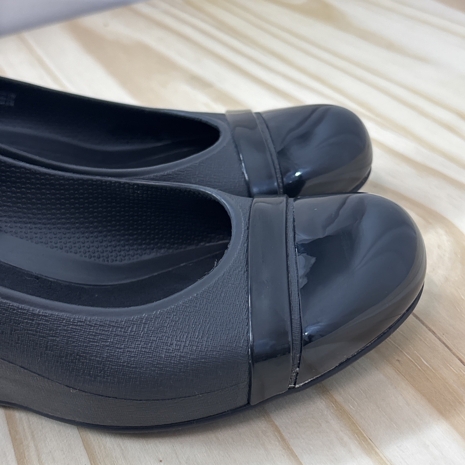 Crocs Wedge Heels Black Croslite Patent Cap Toe Detail Comfort Shoes Womens 8