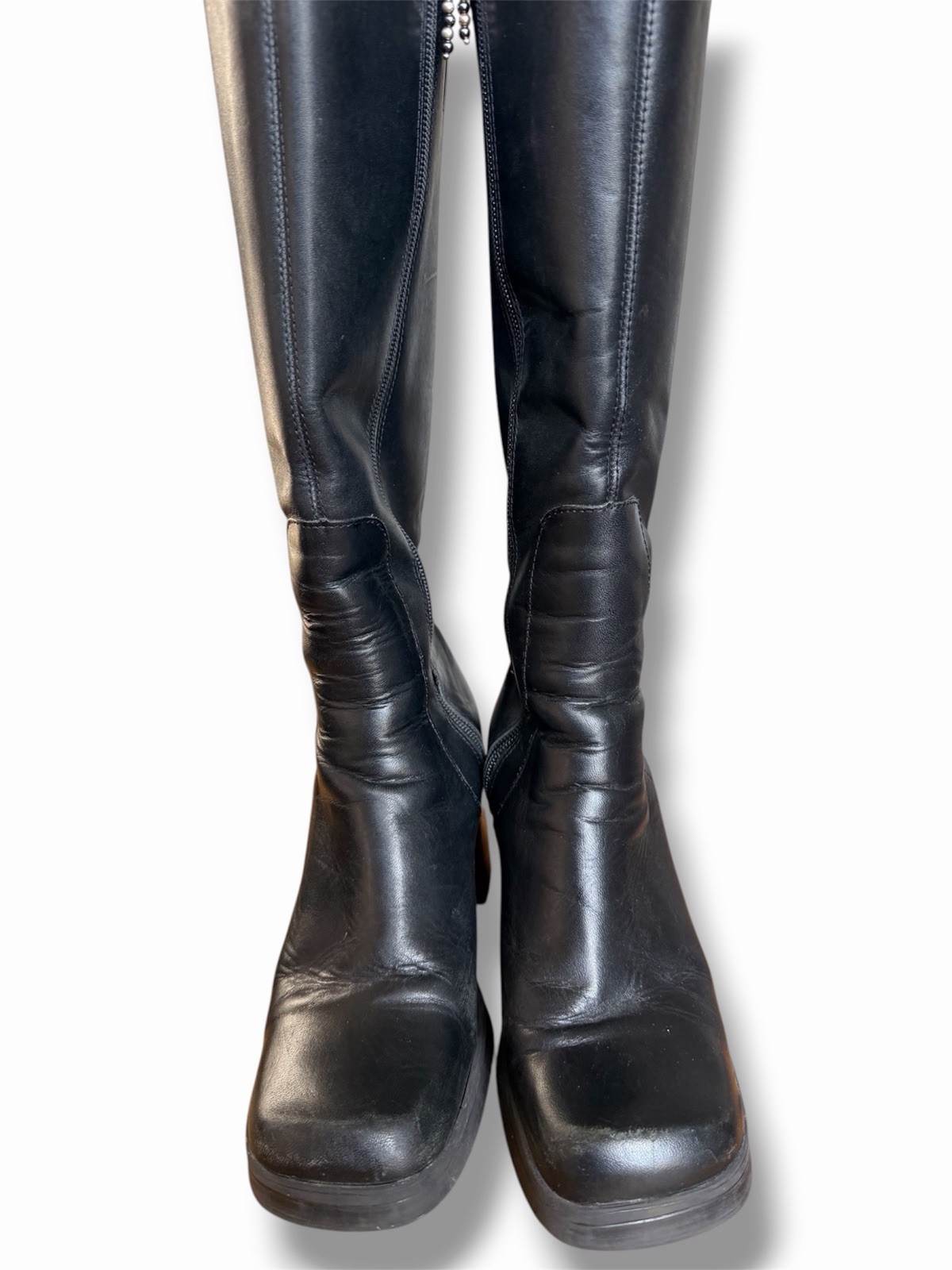 VNTG Tommy Hilfiger Woman’s Boots Size 7 Black Leather