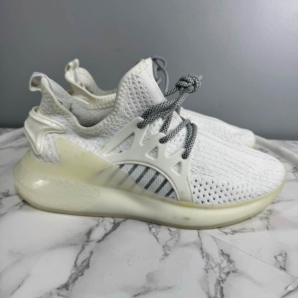 Sneakers Women’s Running Sneakers sz 7 Euro 39 NEW # Bag W-11
