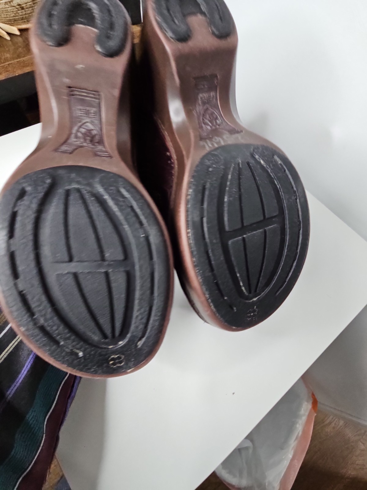Ariat Strathmore Safety Toe Leather Clogs Women’s Size 8B Cordovan Style 21262