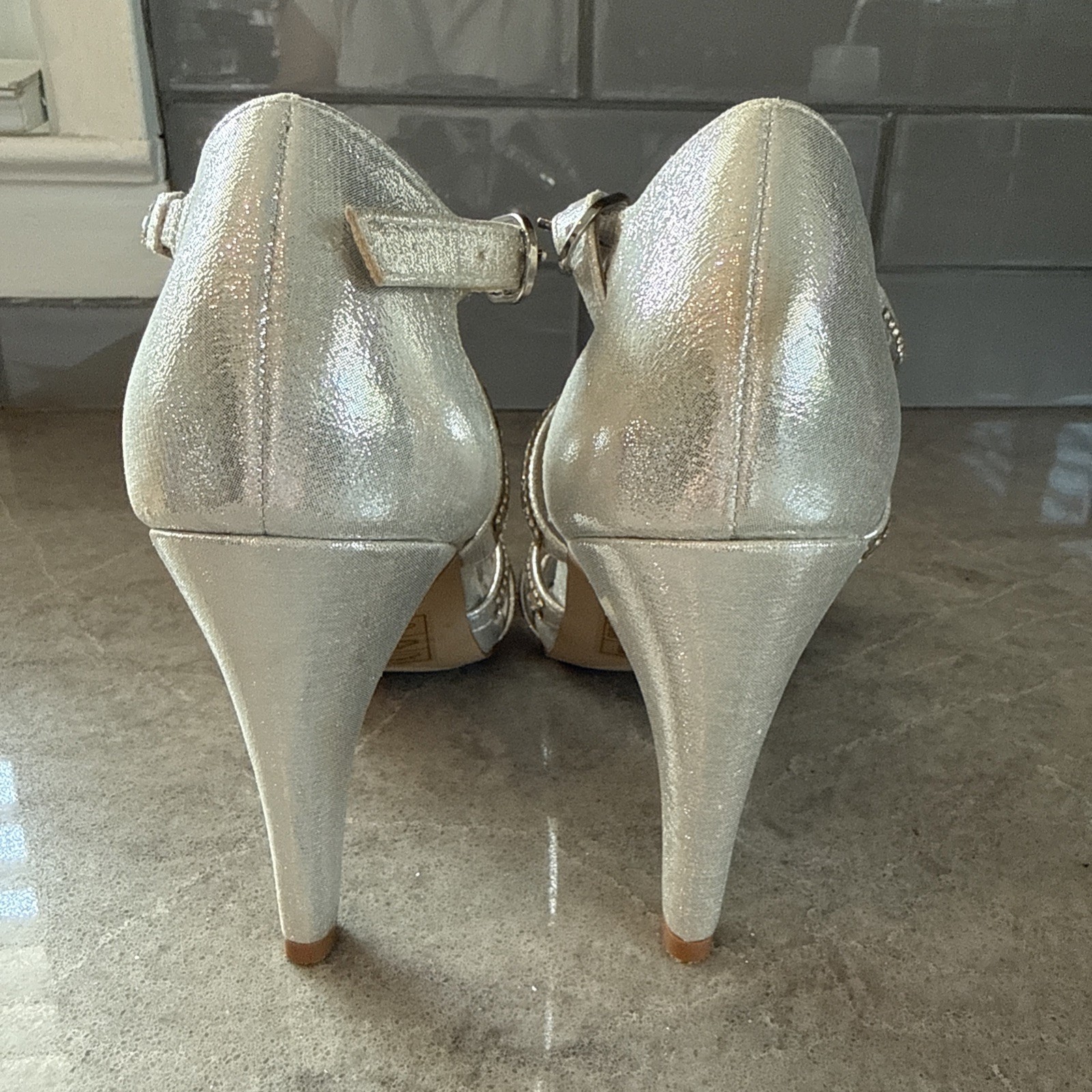 KELLY & KATIE Women’s REEKIE Silver/Rhinestone SANDALS / HEELS – Size: 7