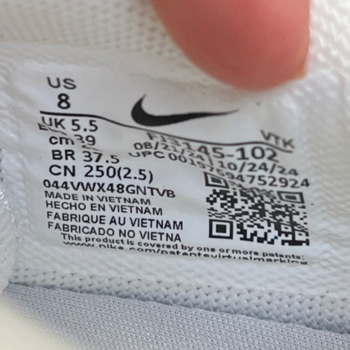 Nike Air Max DN Womens Size 8 White Athletic Running Walking Shoes Sneakers