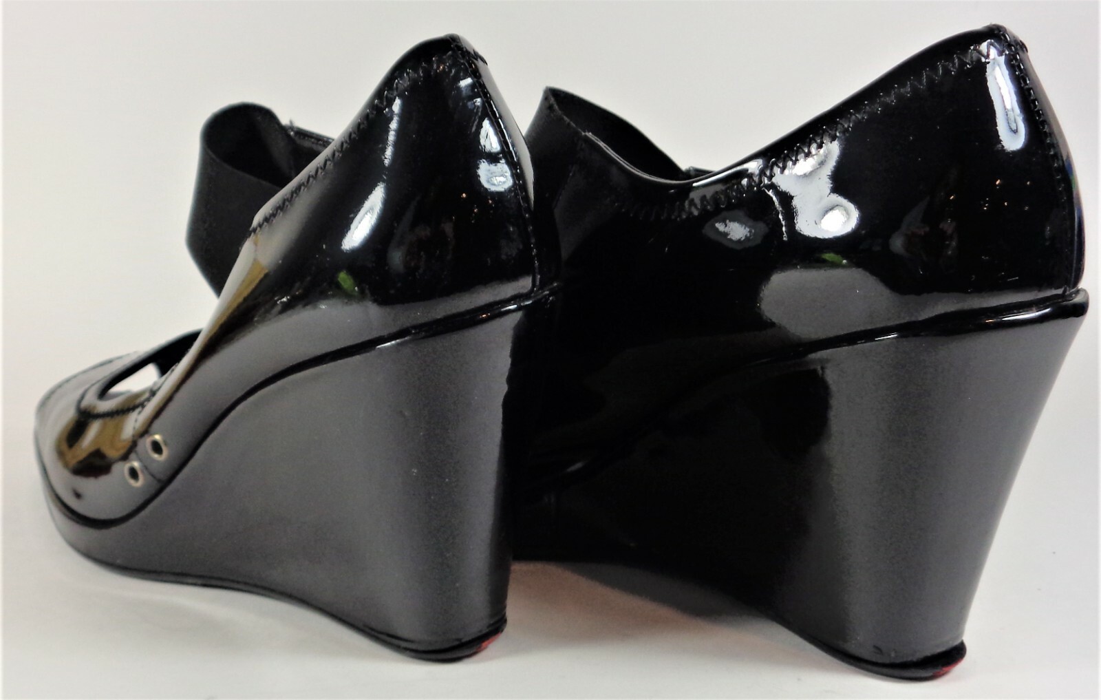Prada women’s black patent leather open toe wedge EU 38 (US 7 1/2)