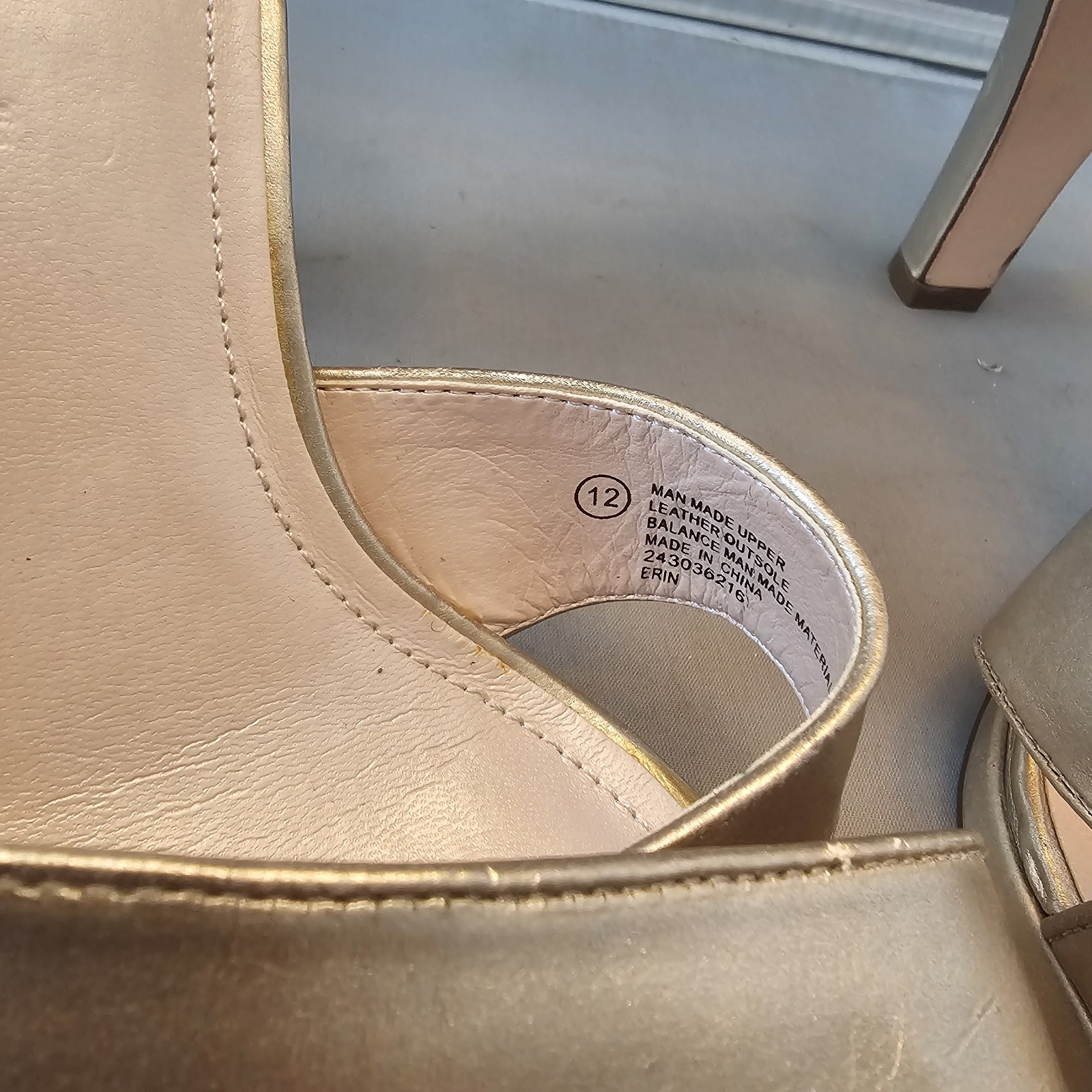 ISAAC MIZRAHI for Target Size 12 Erin Leather Outsole Man Made Upper Made China