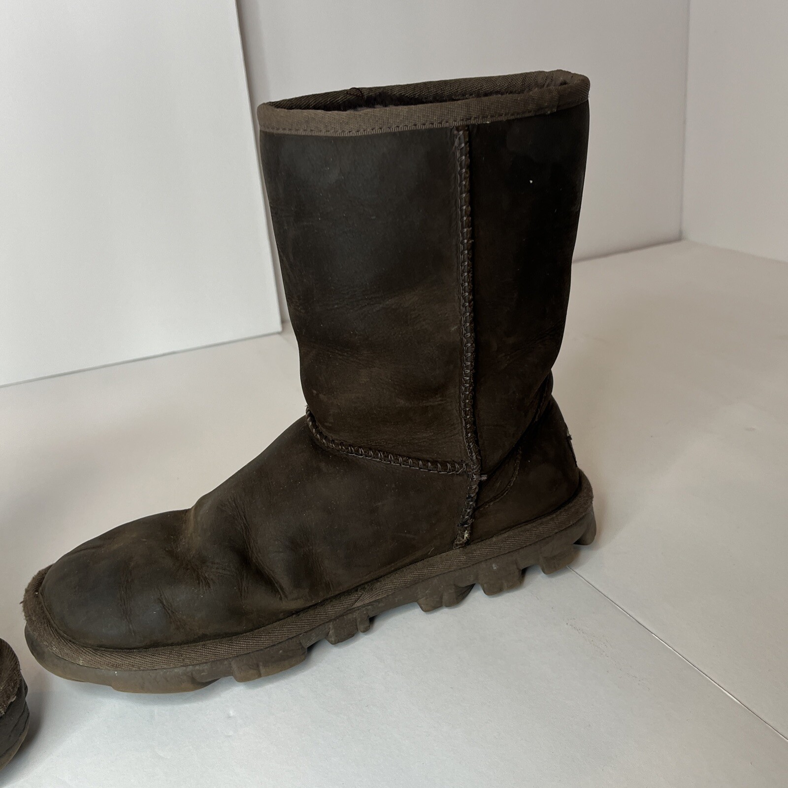 UGG 1111513 ESSENTIAL DARK BROWN SHEARLING LEATHER WOMENS USA 8 BOOTS