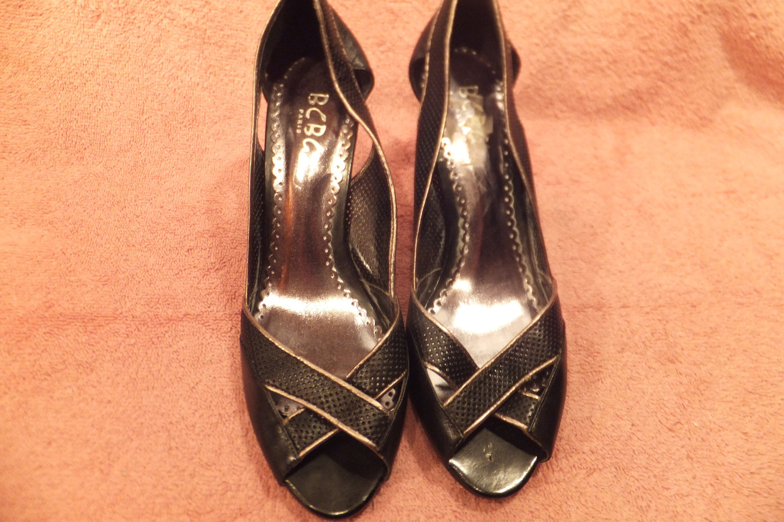BCBG Paris Womens Black/Gold OpenToe Sling Back 3.25″ Heels Size 8.5M Quite Good