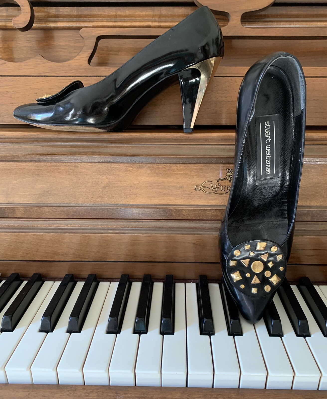 Stuart Weitzman Shoes Size 8.5 Vintage Patent Leather Pumps Narrow Width