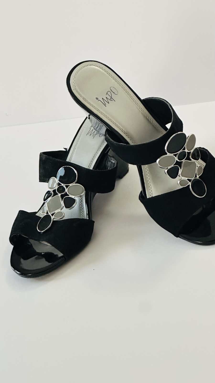 Impo Women’s Black Slip-On Wedge Slide Sandals Silver Beaded Accents 8.5