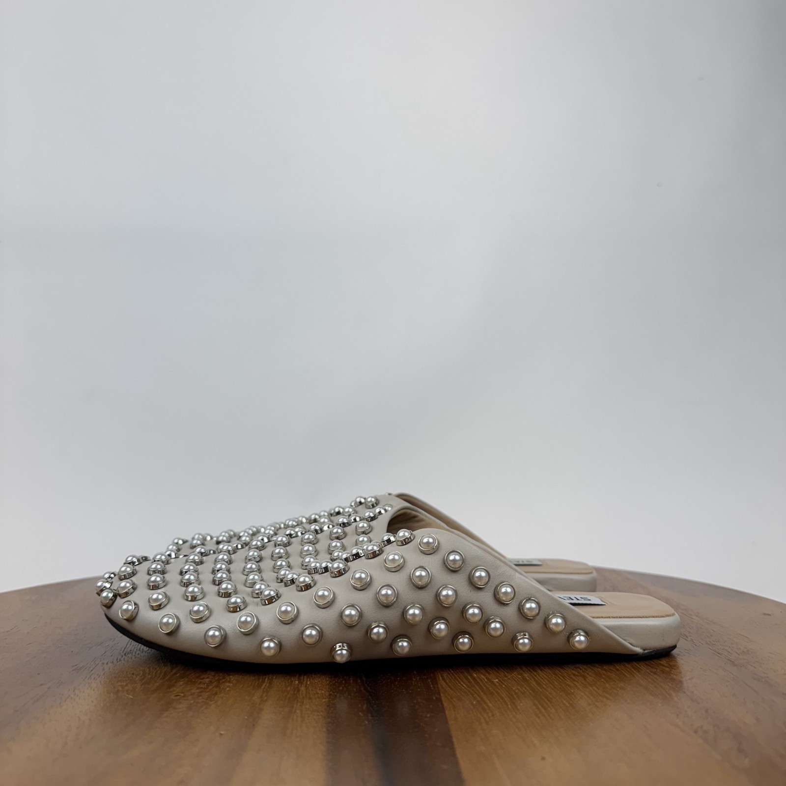 New Womens Steve Madden Glimmer Ivory Studded Pearl Slide Mules Size 6 M NWOB
