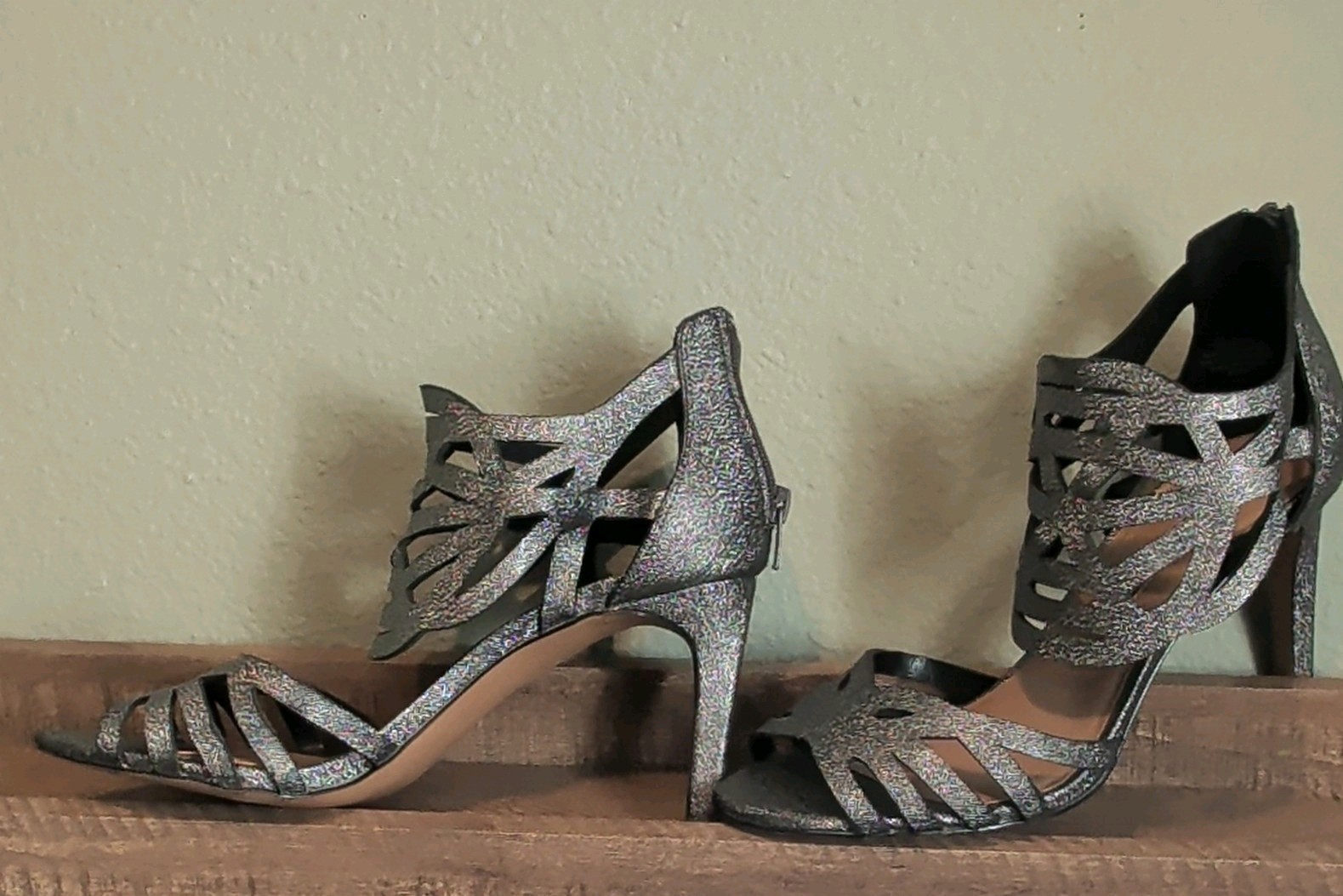 Audrey Brooke Women’s Silver Glitter Strappy Open Toe Stiletto Zip Heel 8.5