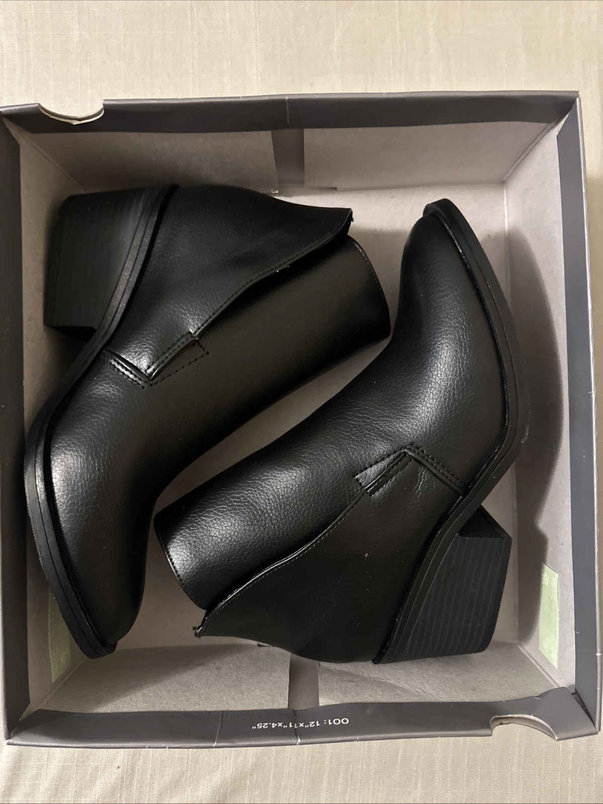 Women’s Apt. 9 – Makea Ankle Boots Black Size 9 MED w. 2 inch heels – NEW IN BOX