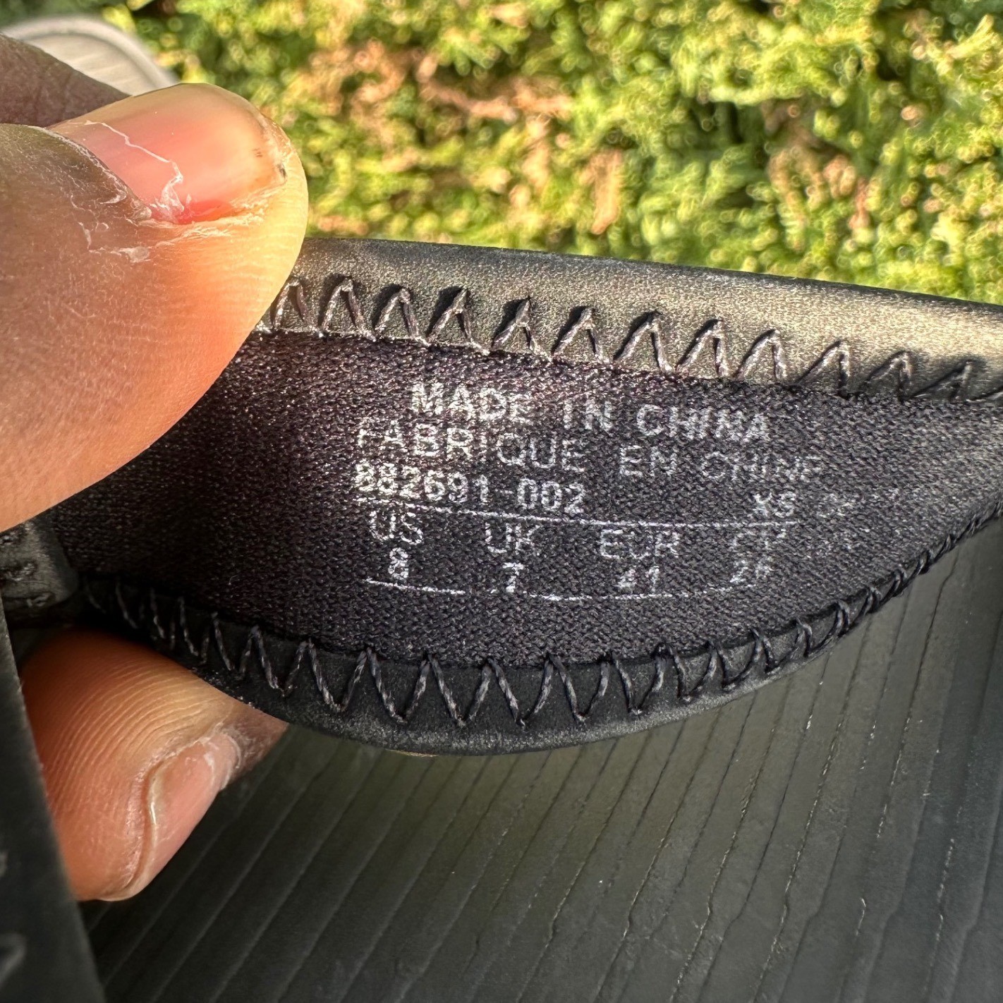 Nike Ultra Celso Girl Thong Sandals Size 8 Black Flip Flop Shoes