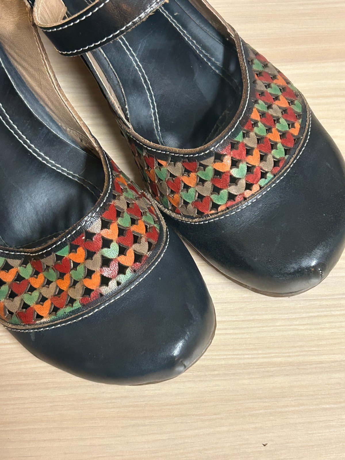 L’Artiste by Spring Step Amour-B Hearts Motif Leather Sandals Size 38 (US 7.5)