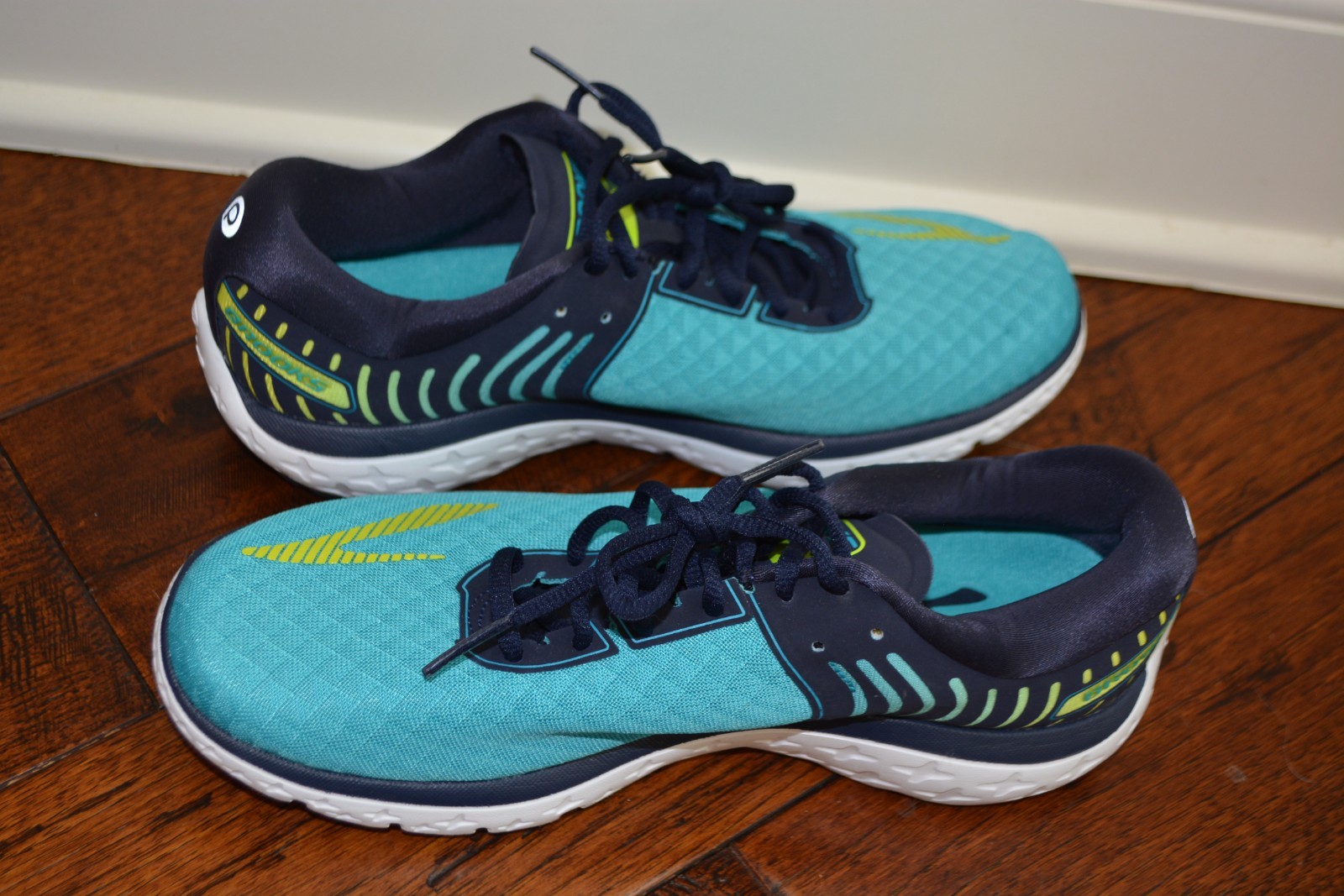Brooks Women’s Pure Flow 6 Athletic Runners Teal and Blue, Sz 10.5 B, Ex.+ Cond.