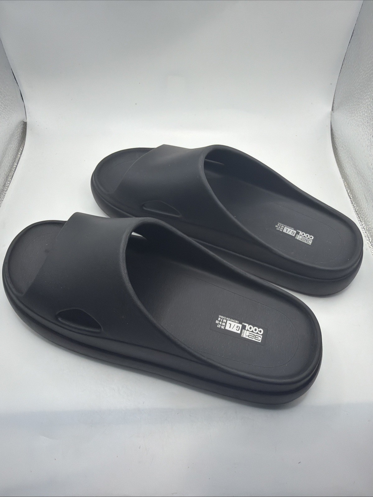 32 Degree Cool Cushion Slide, Wear anywhere, Size Large Black. W9-10, M 7-8