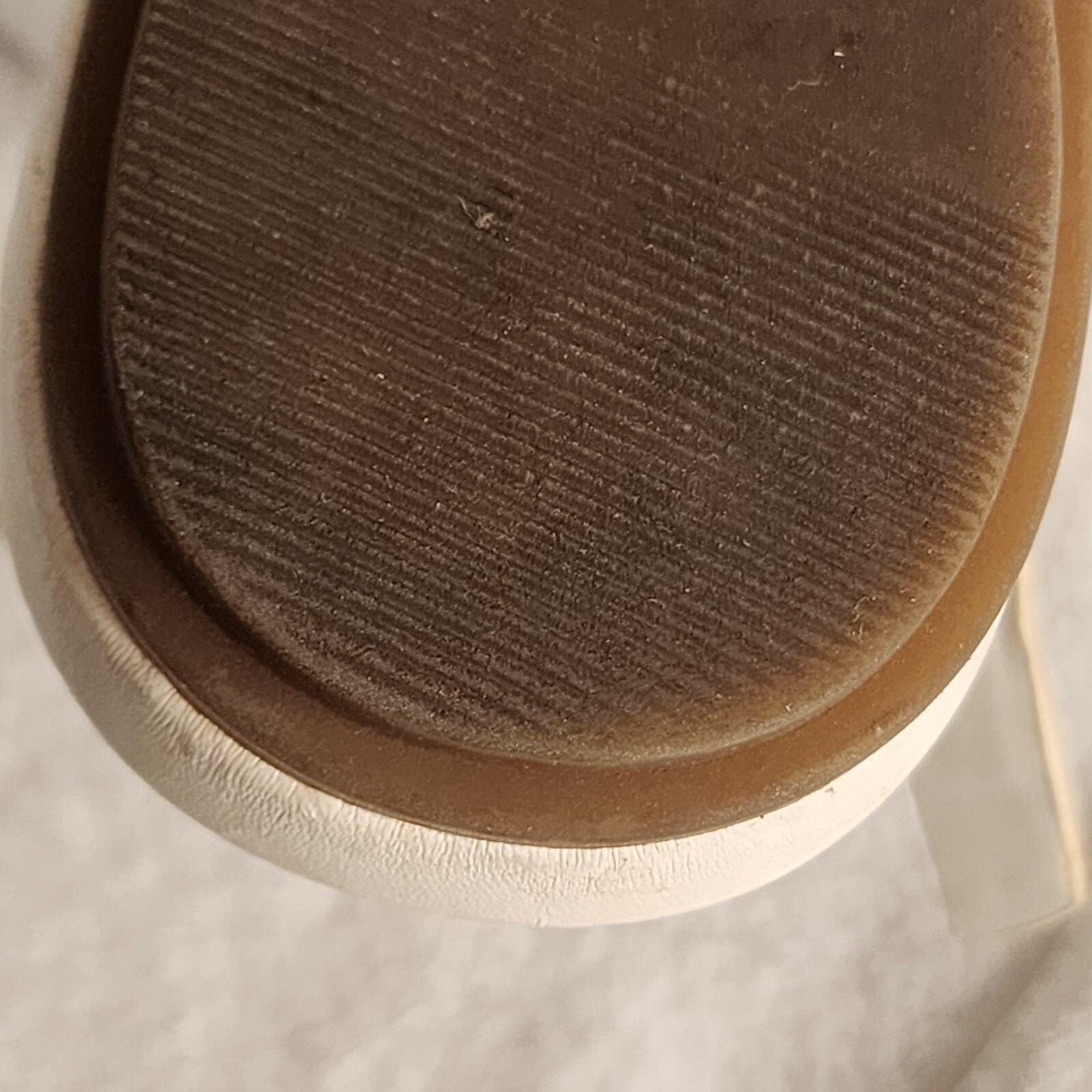 Aldo White Faux Leather Thermoplastic Rubber Sole Gold Buckle Sandals Women 8.5