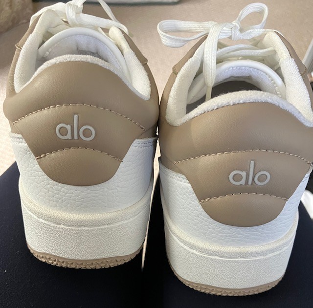 NEW Alo Recovery Mode Sneakers Size M 6.5/W 8.0 Gravel/White