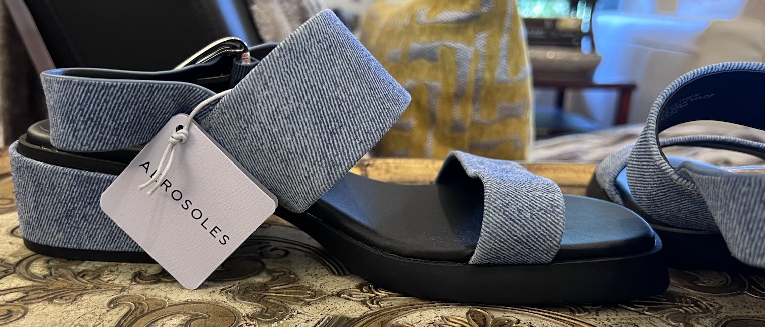 Aerosoles NWT Womens Denim 2.5” Block Heel Sandal Silver Buckle Black Sole Sz 10