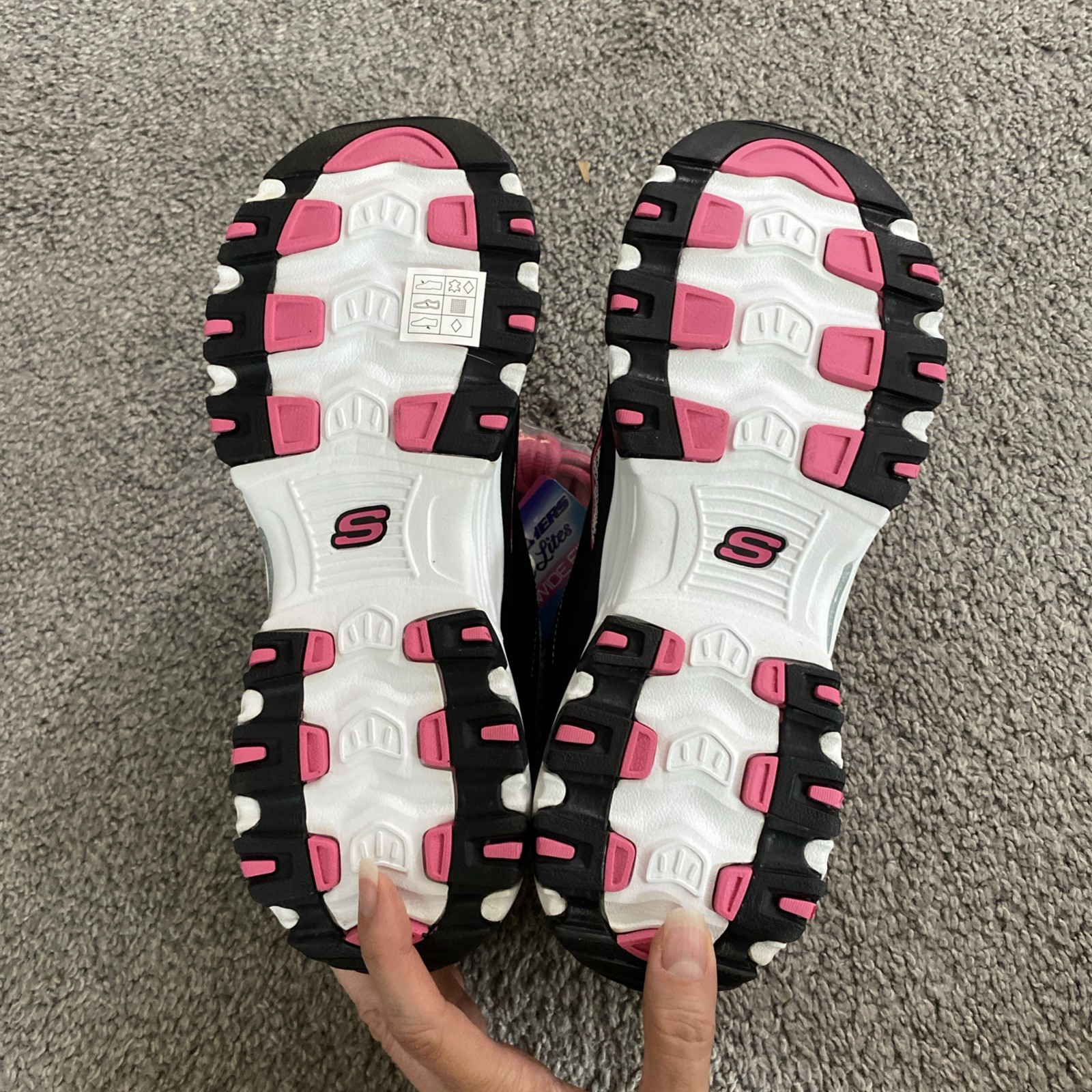 Skechers D’Lites NEW Shoes Sneakers Athletic 11860EW Womens 9 W Black Pink