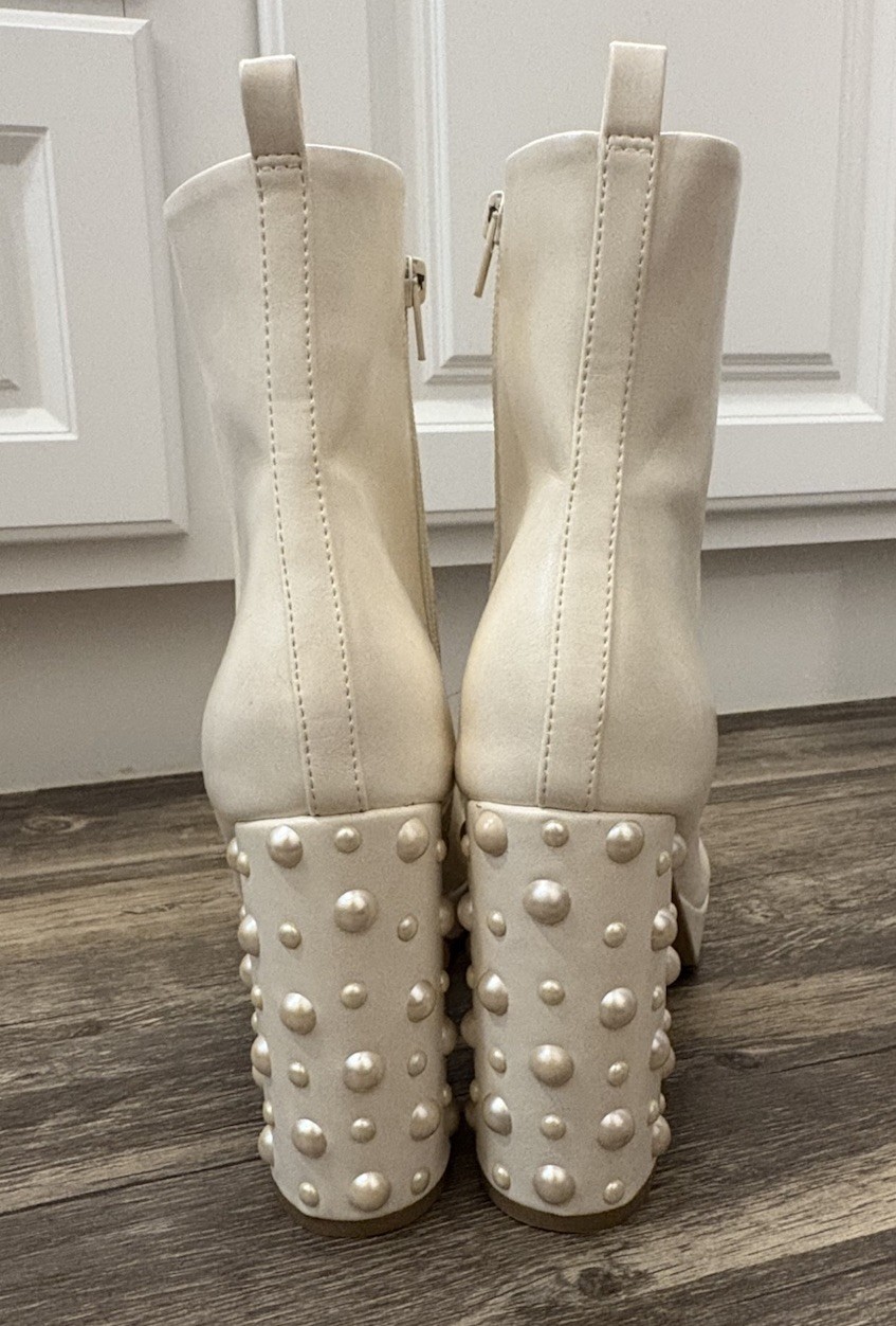 Women’s Report Cream White Studded Pearl Ankle Boots – Size 8.5 NEW