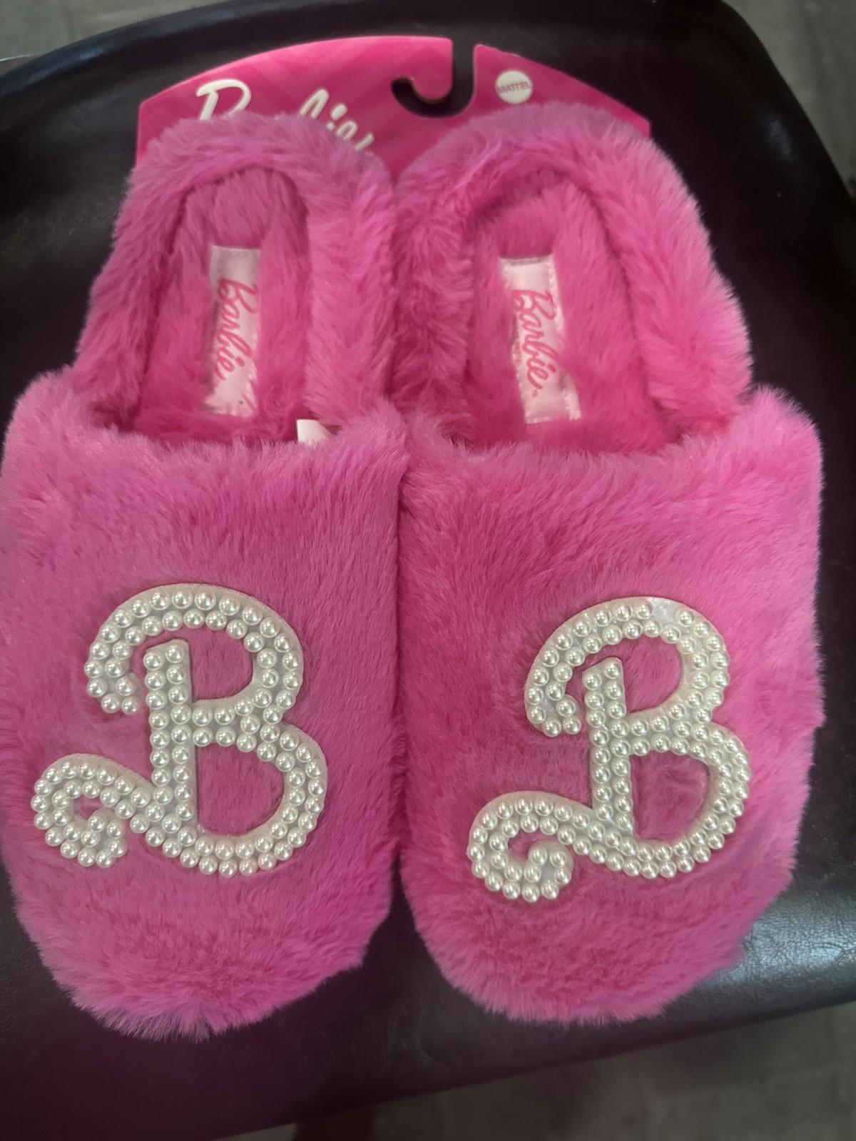 ~ NEW WOMENS BARBIE BEADED HOT PINK FAUX FUR LOGO SLIP-ON SLIPPERS sz M