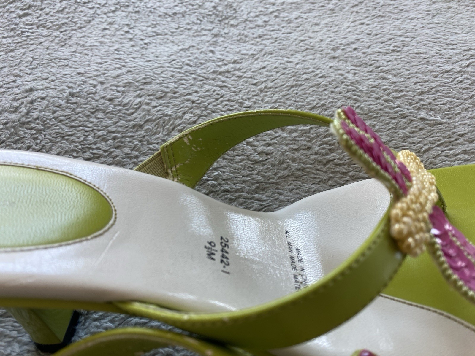 Life Stride Beaded Y2K VTG Size 9.5 Like Green Fuschia Sequins Thong Sandal