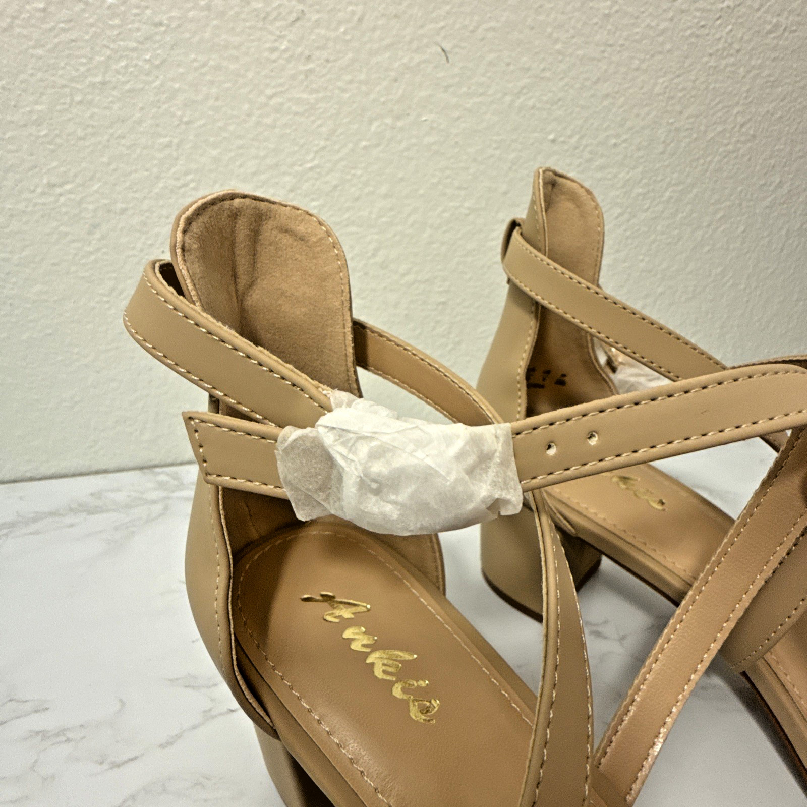 Ankis Size 11 Nude Nubuck Strappy Block Heel Sandals 2.25in Open Toe Buckle