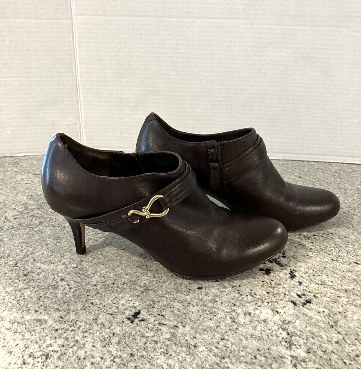 Cole Haan Women’s AIR Shootie/Bootie Pump Size 8B Brown Leather 2.5″ High Heel